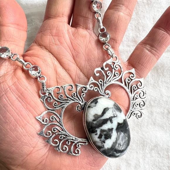 925 Good Vibes White Buffalo Turquoise Necklace Pendant - Picture 3 of 7